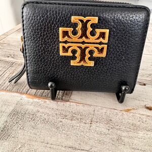 Tory Burch Britten Mini Wallet Black Pebbled Leather Gold Logo Bifold Zip Coin